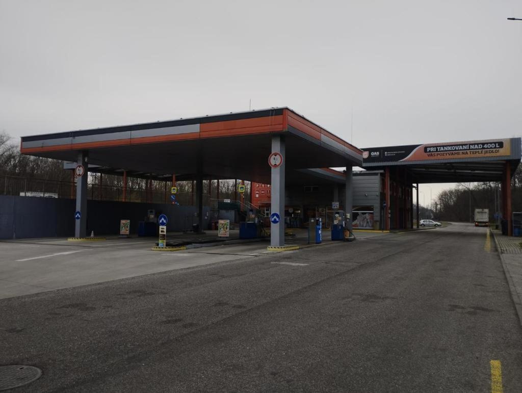Gas Truck Centrum Holíč Eksteriør bilde