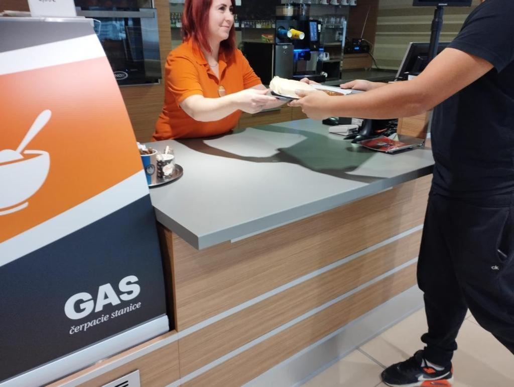 Gas Truck Centrum Holíč Eksteriør bilde